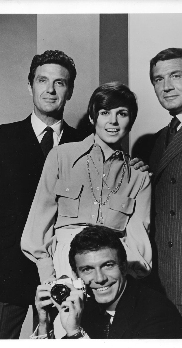 Plakat von "Fame Is the Name of the Game"